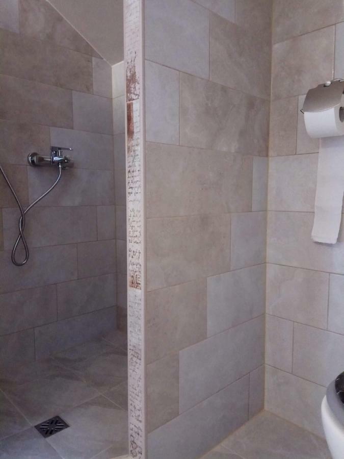 Apartman Slava Tisno Kültér fotó