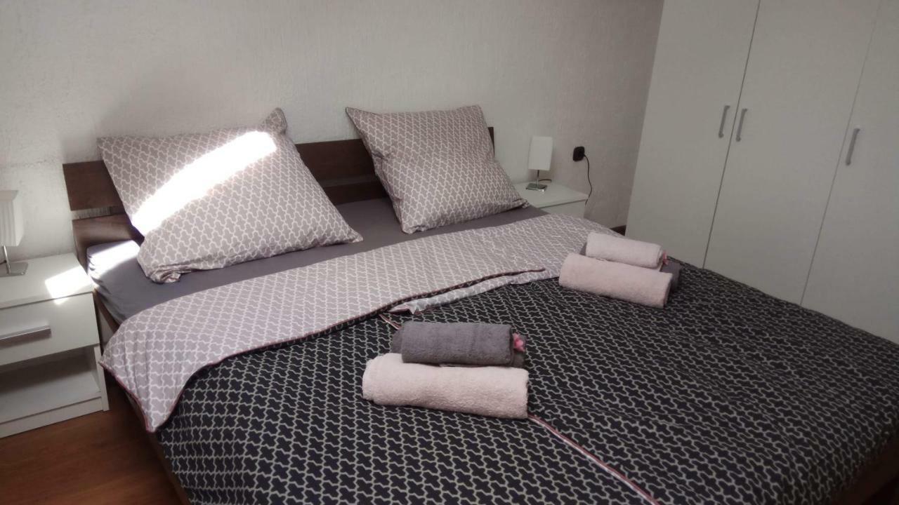Apartman Slava Tisno Kültér fotó