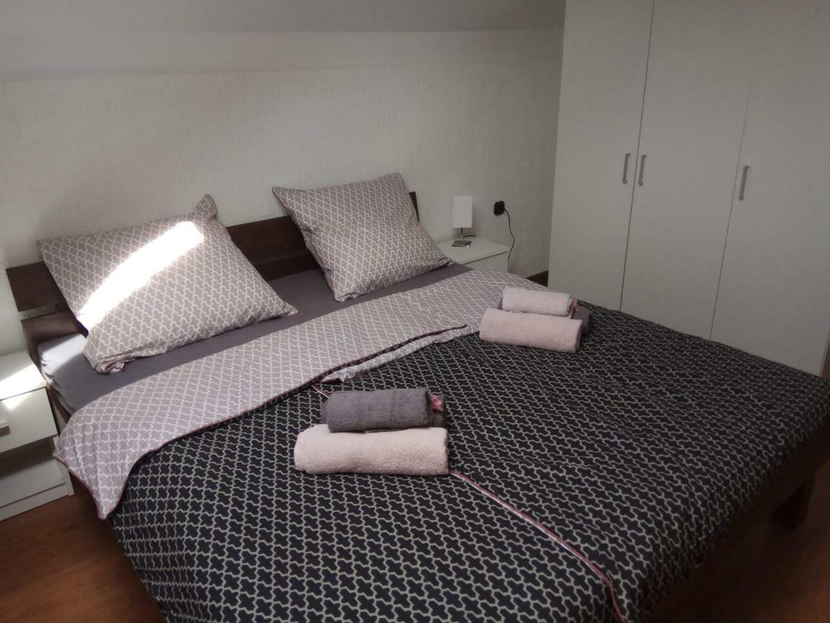 Apartman Slava Tisno Kültér fotó